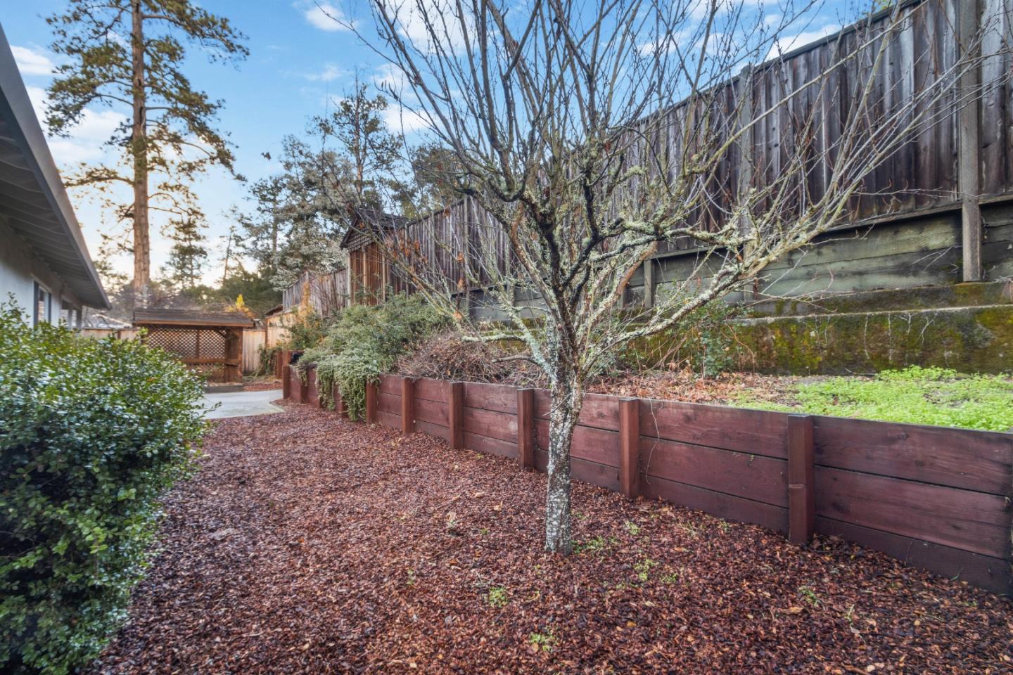 1430 Whispering Pines DR