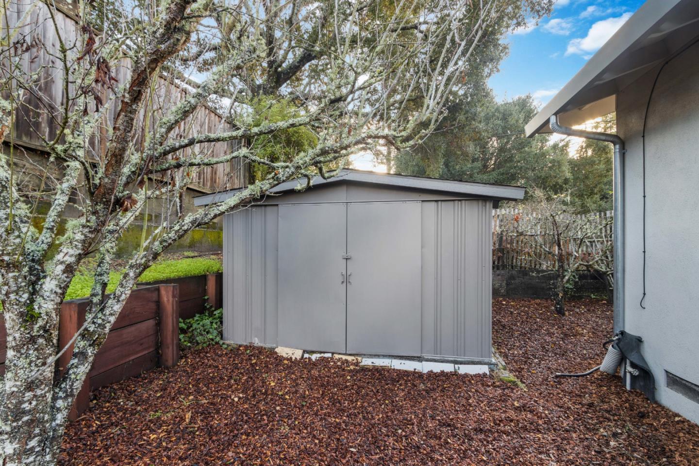 1430 Whispering Pines DR