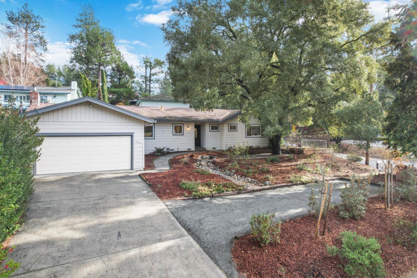 1430 Whispering Pines DR
