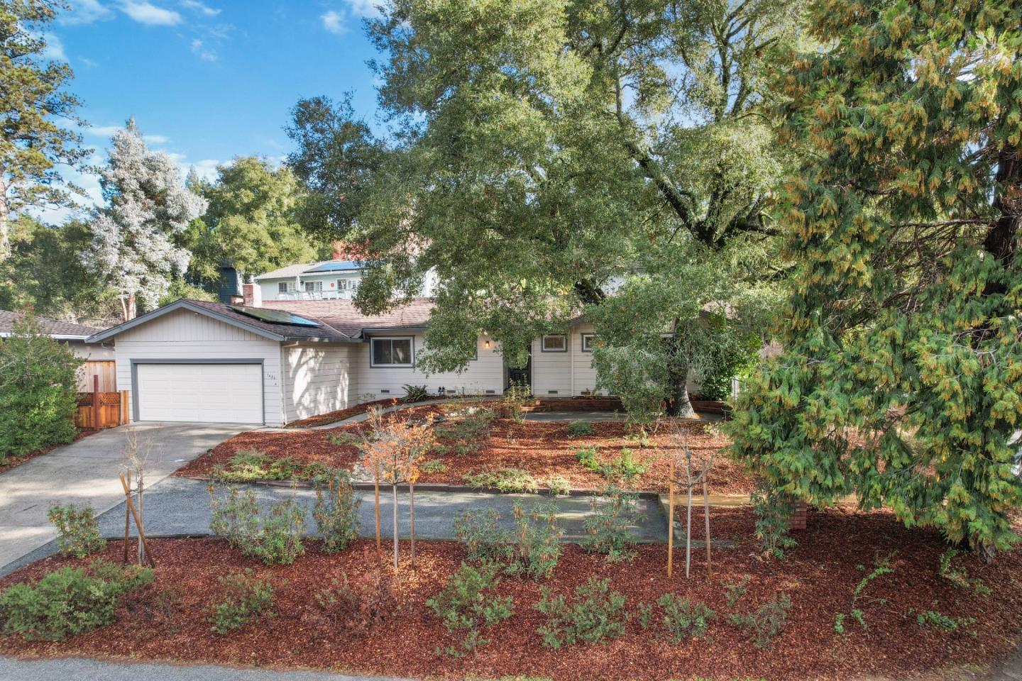 1430 Whispering Pines DR