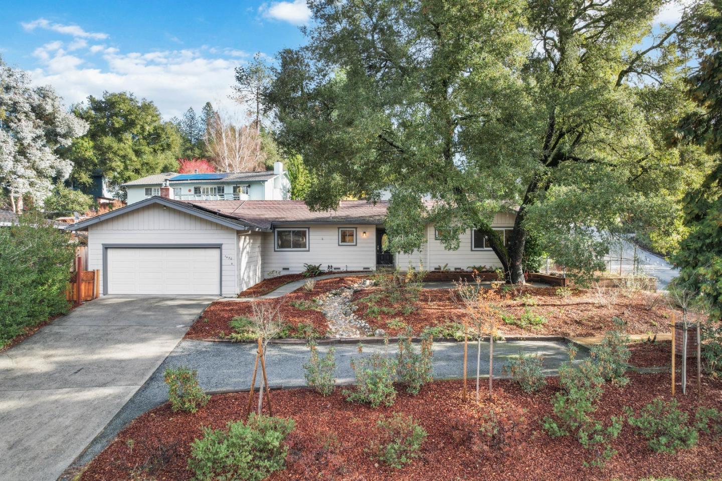 1430 Whispering Pines DR