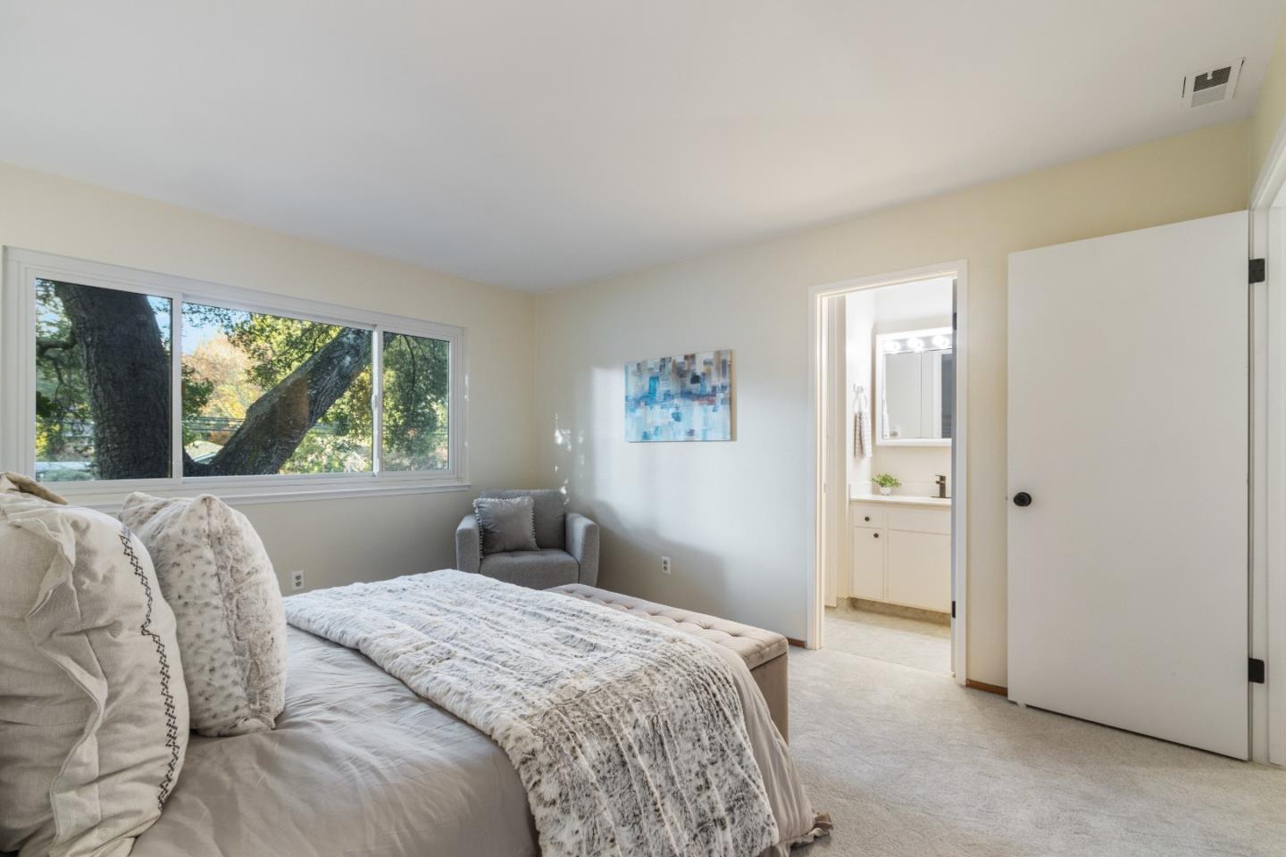1430 Whispering Pines DR