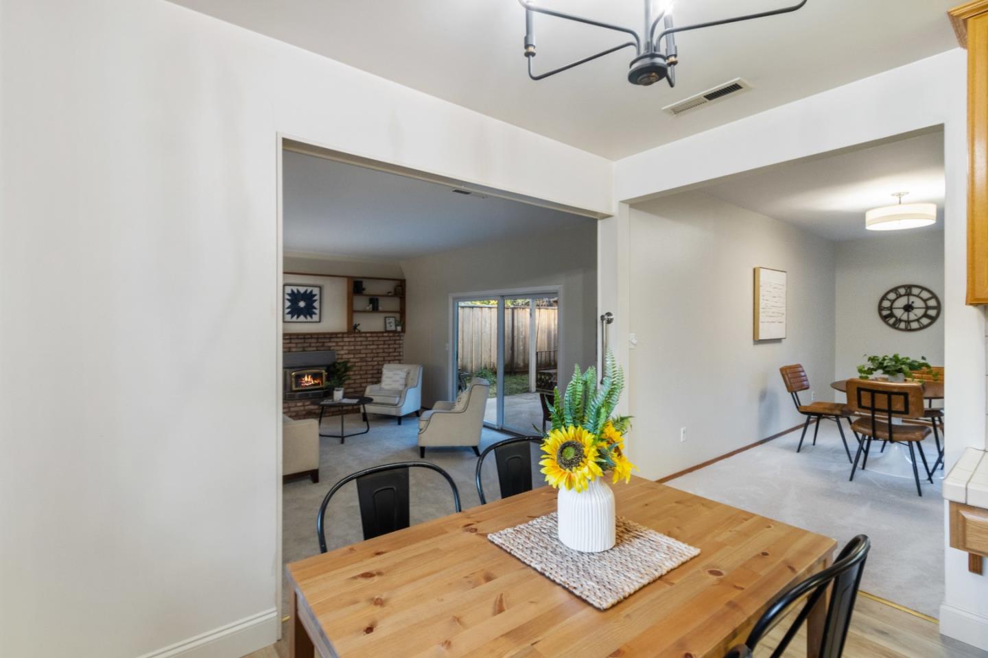 1430 Whispering Pines DR