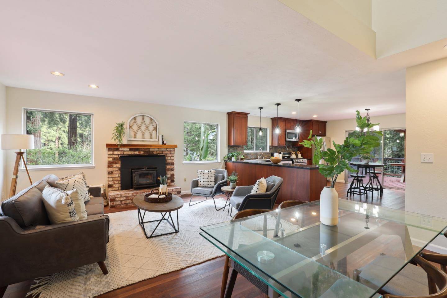 207 Hillside AVE