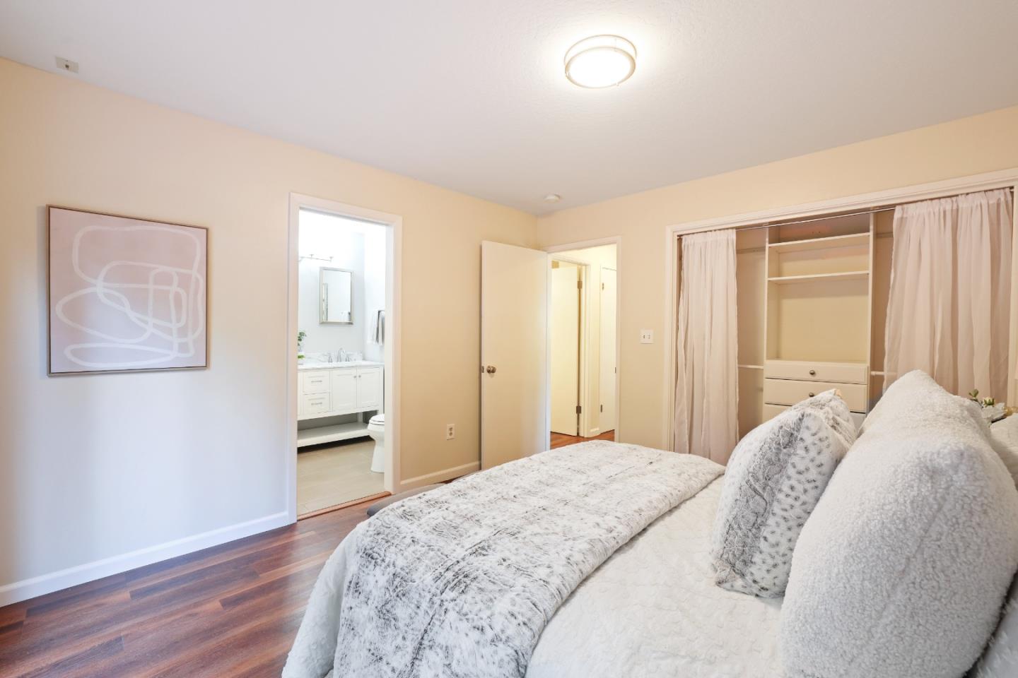 207 Hillside AVE