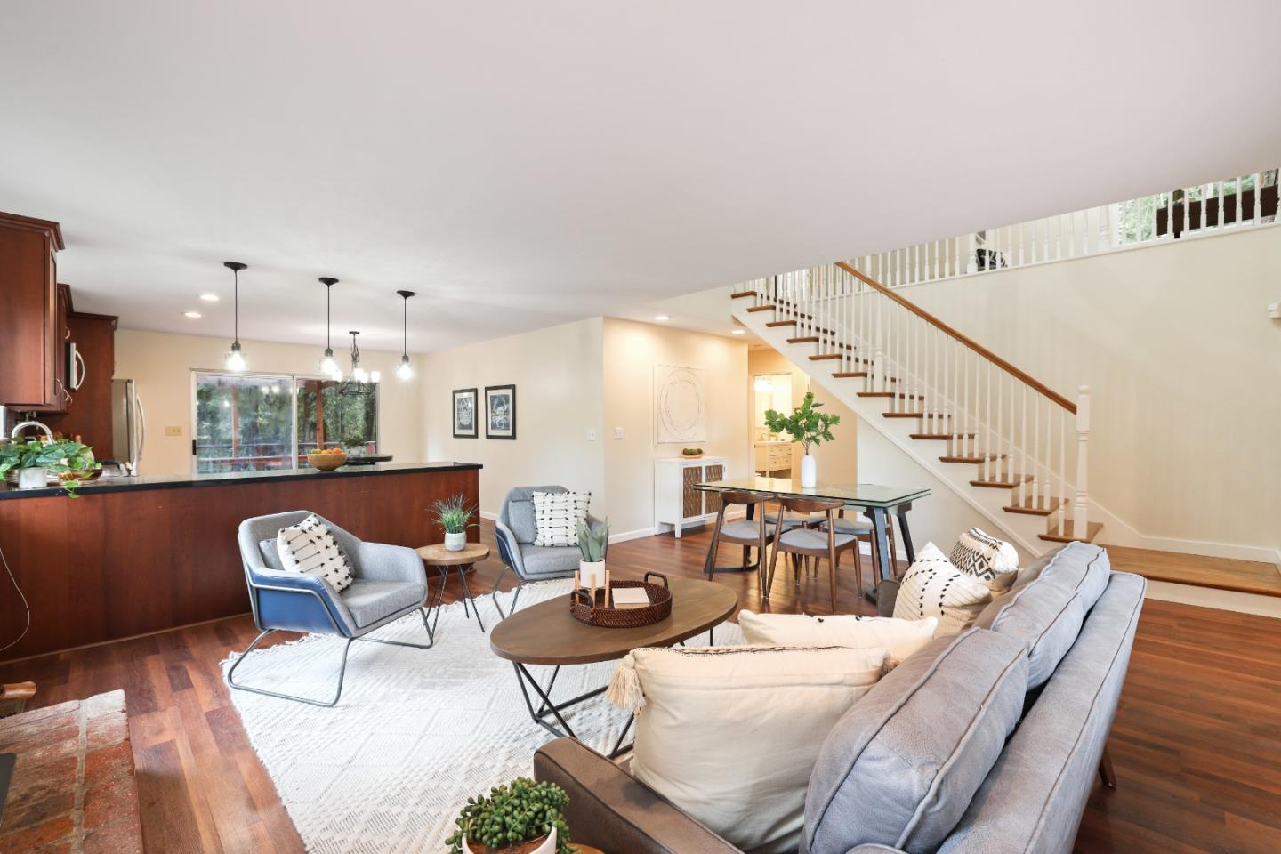 207 Hillside AVE