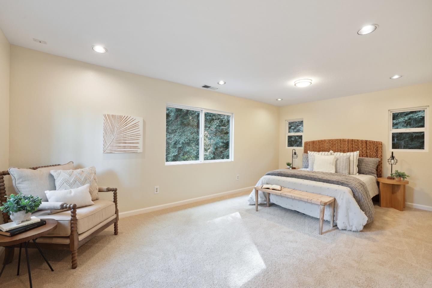 207 Hillside AVE