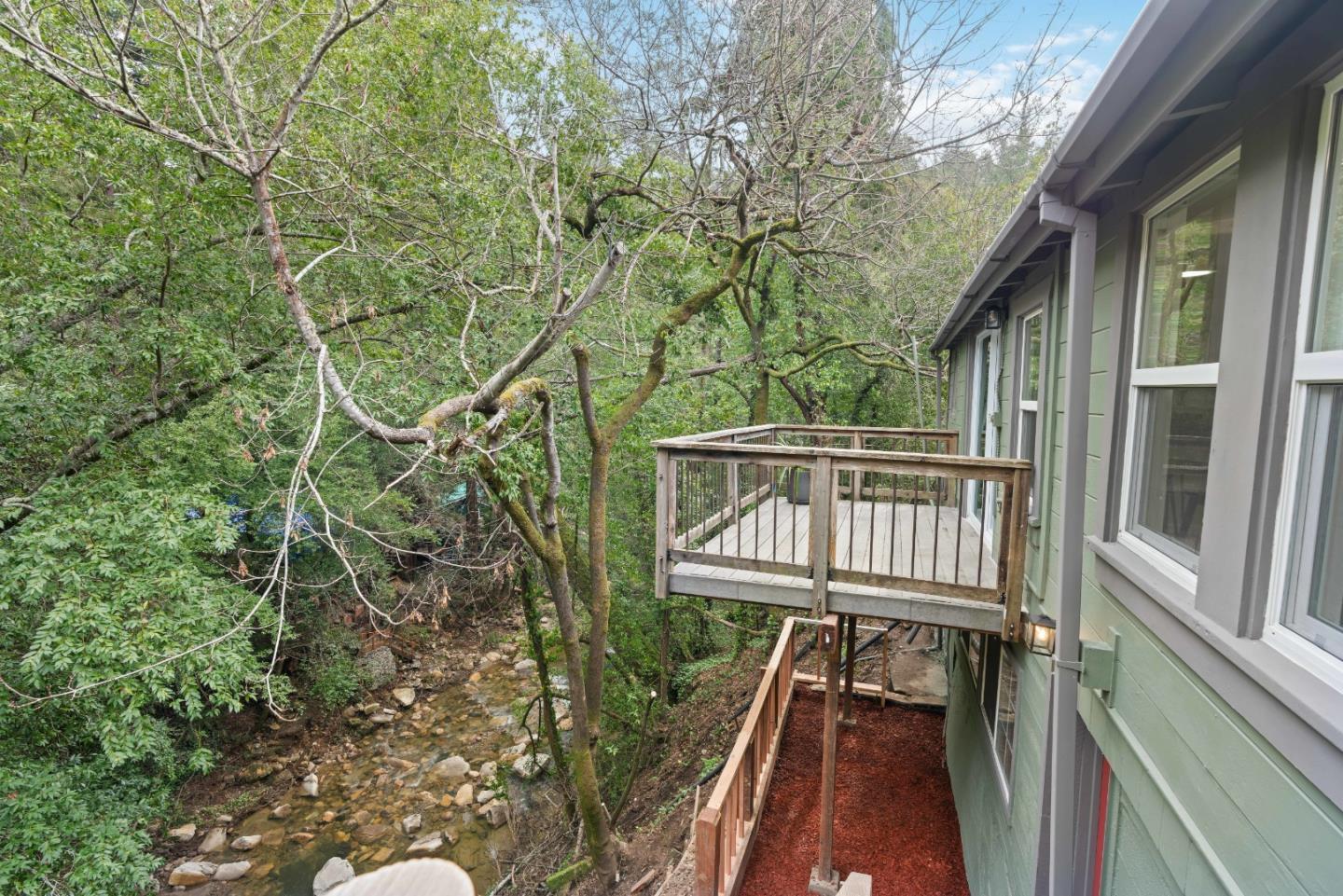 430 Creekside WAY