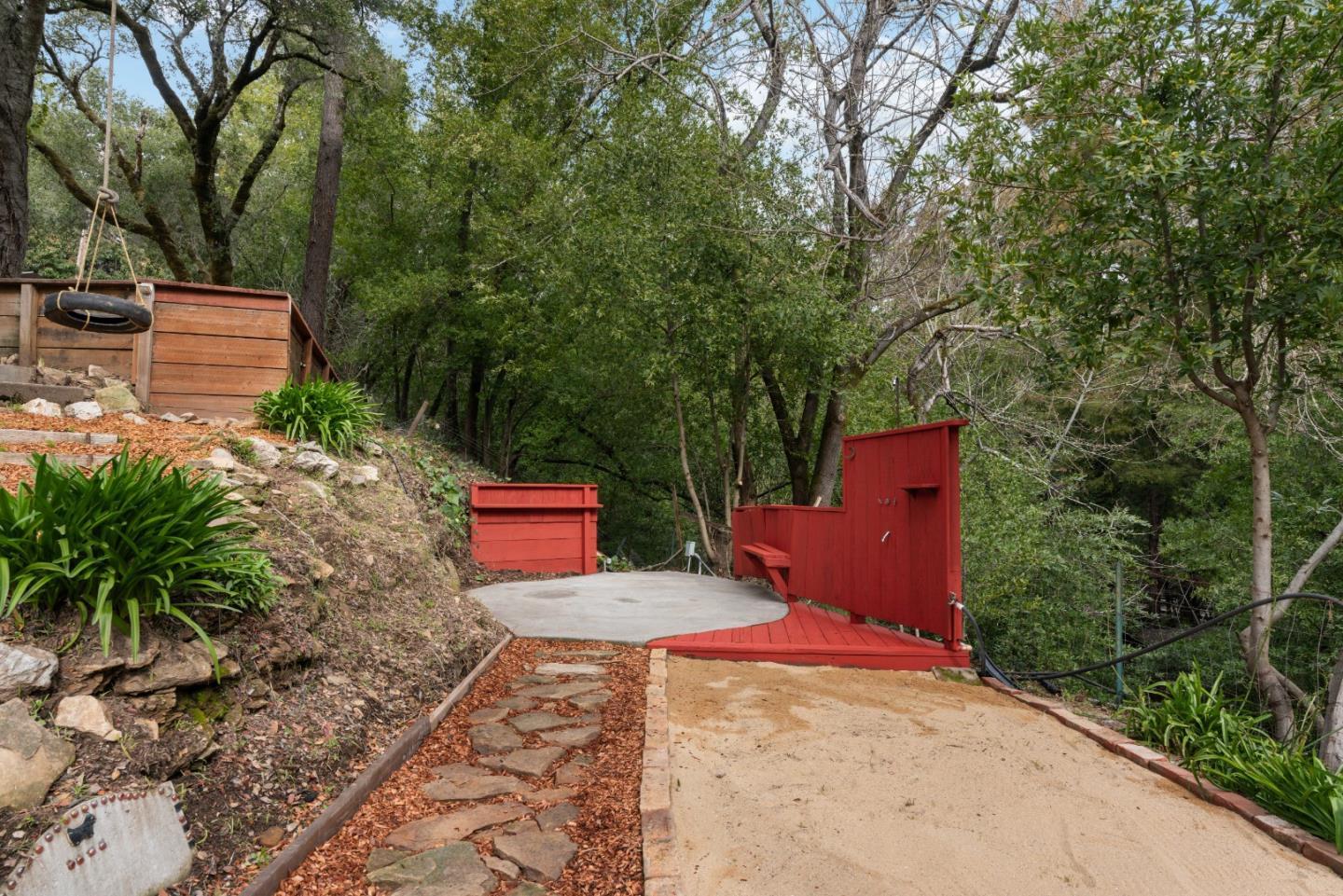 430 Creekside WAY