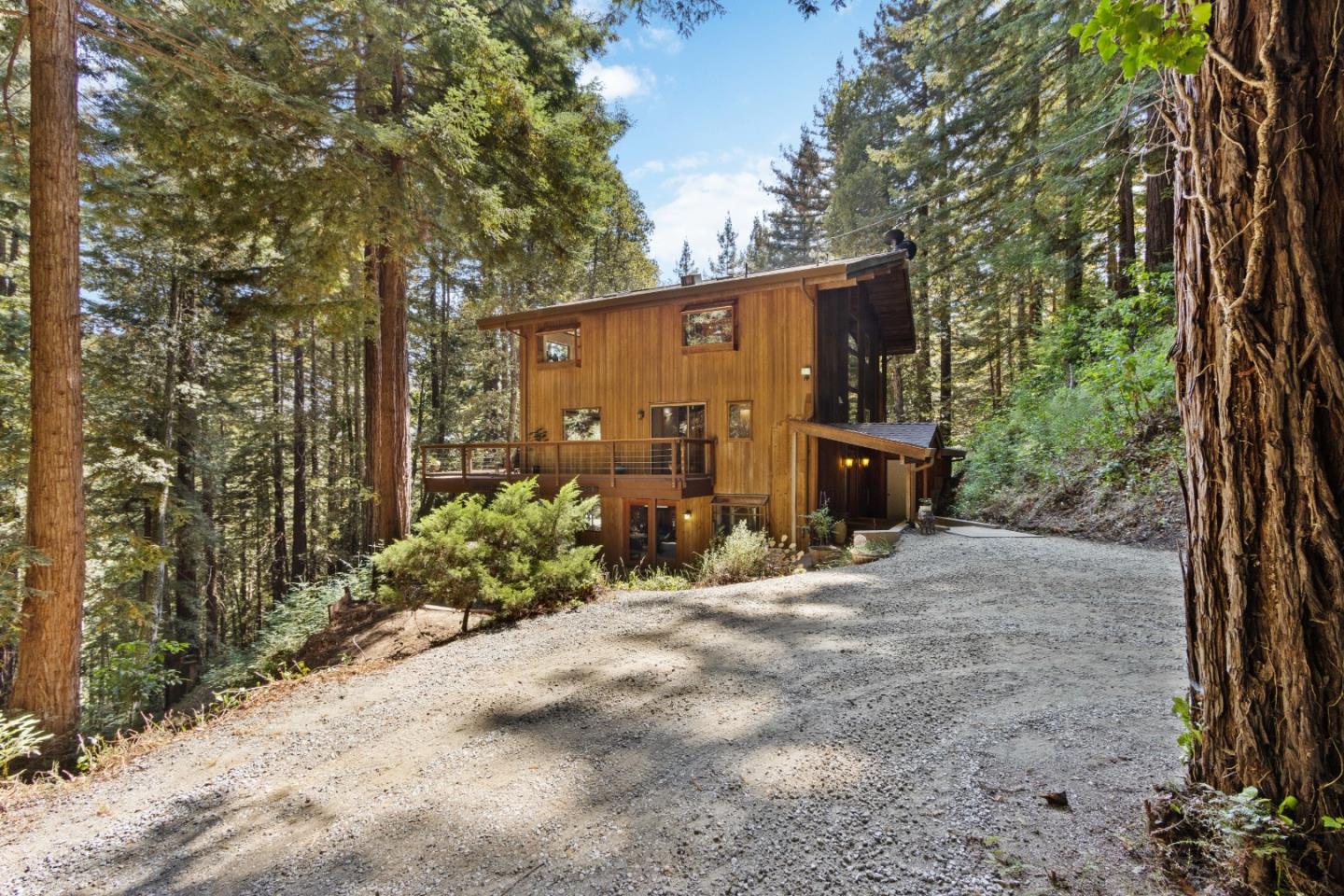 680 Dove LN