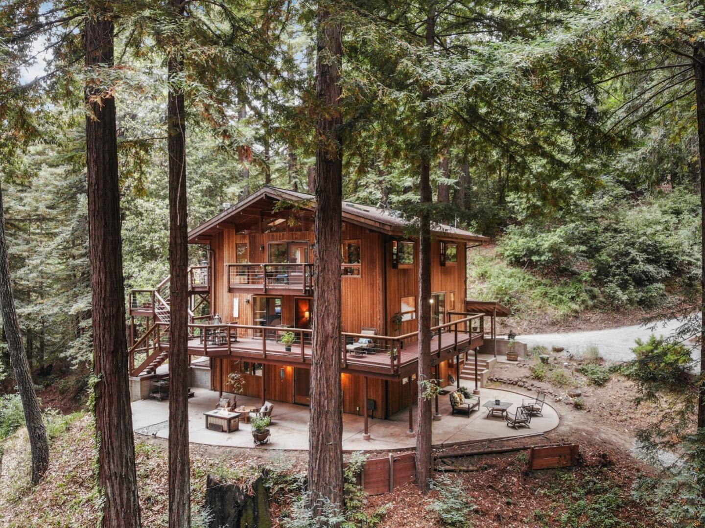 680 Dove LN