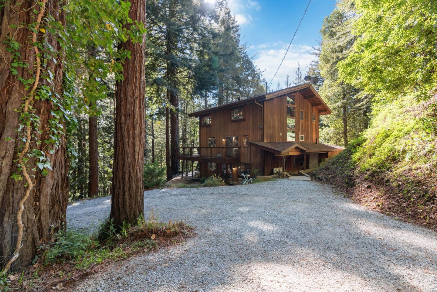 680 Dove LN