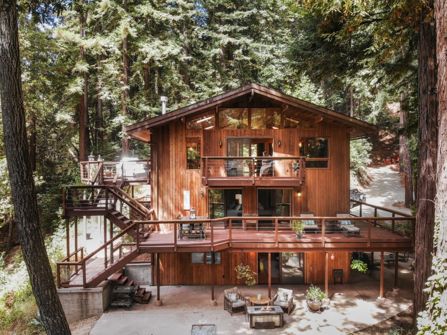 680 Dove LN