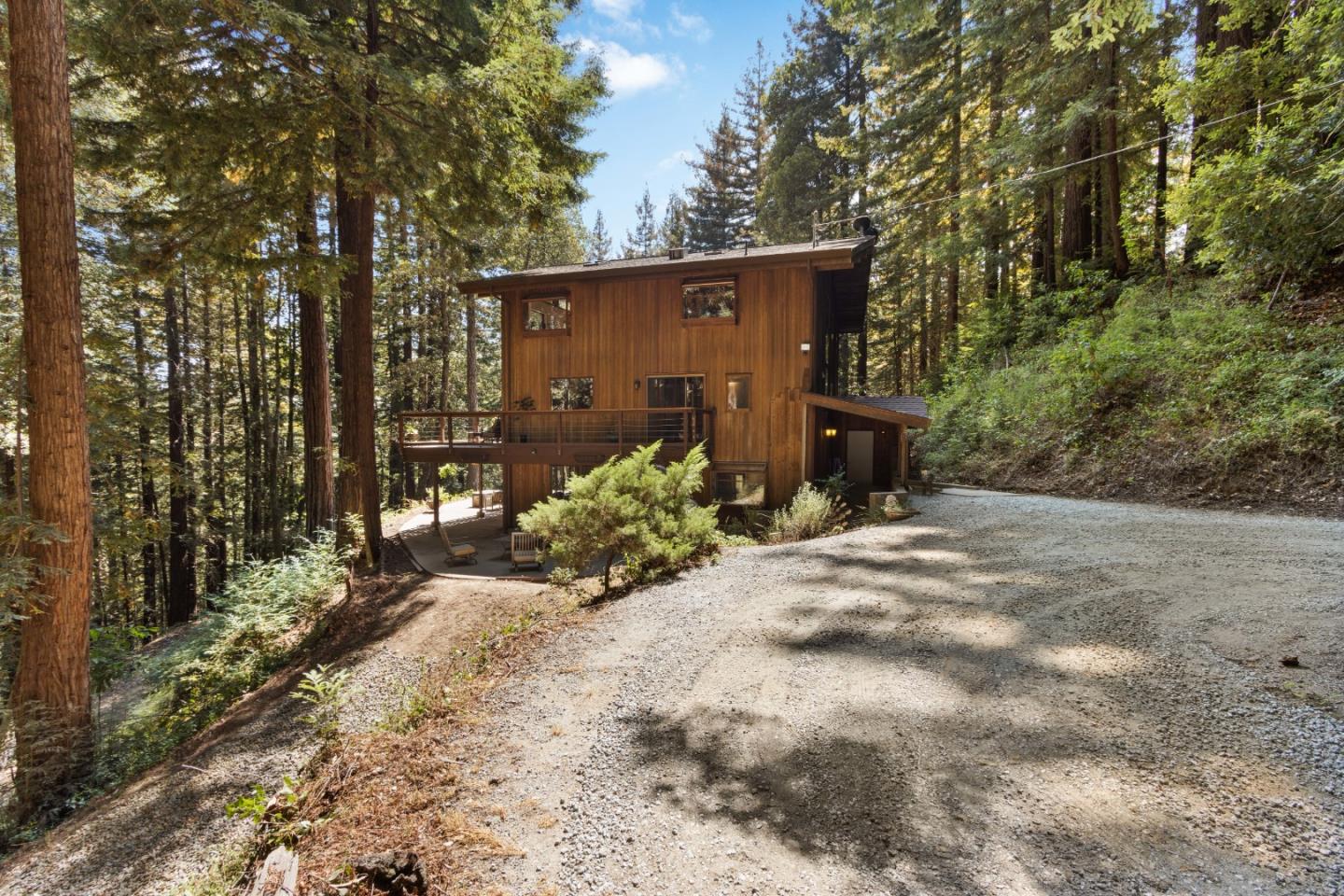 680 Dove LN