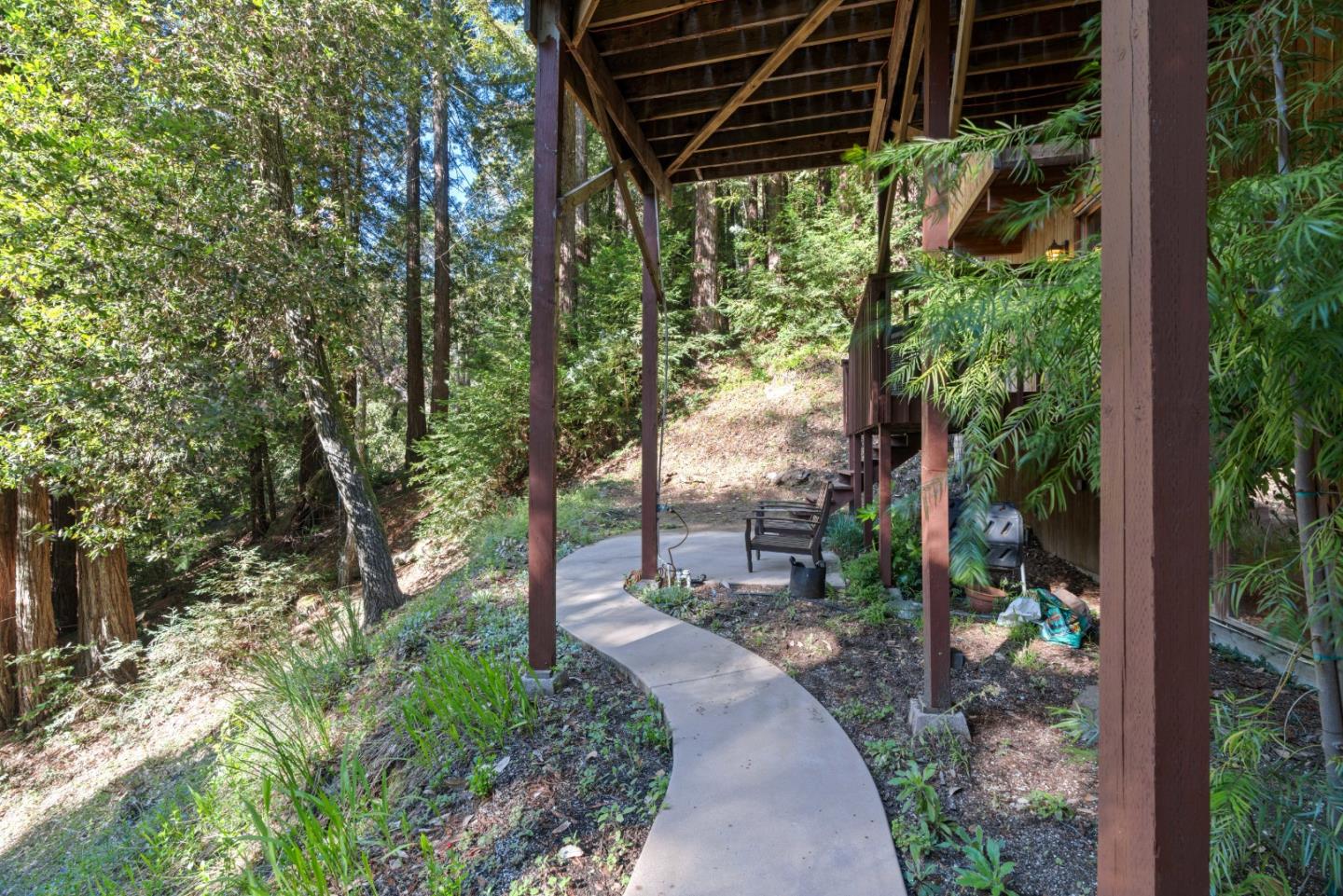 680 Dove LN