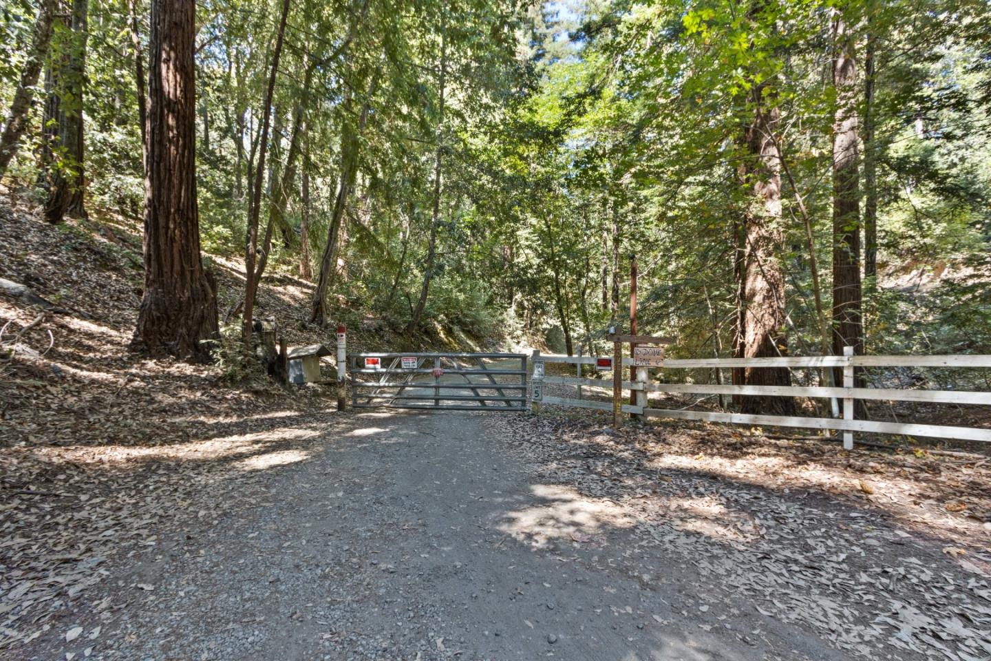 680 Dove LN