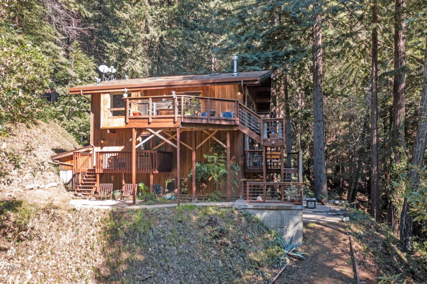 680 Dove LN