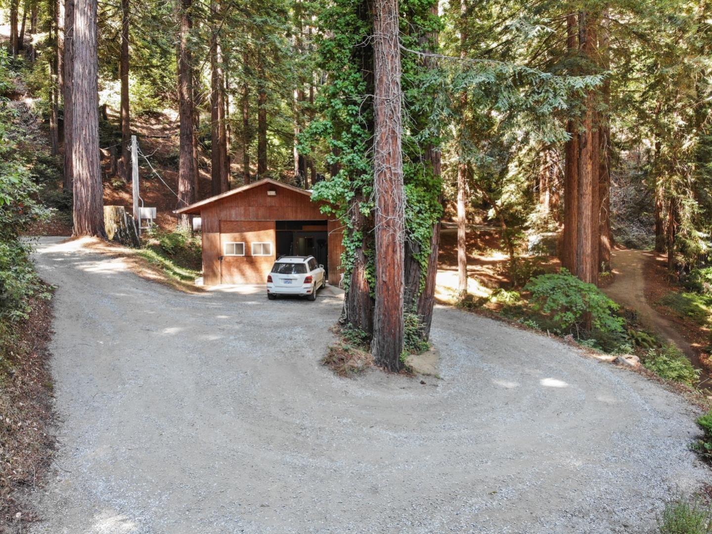 680 Dove LN