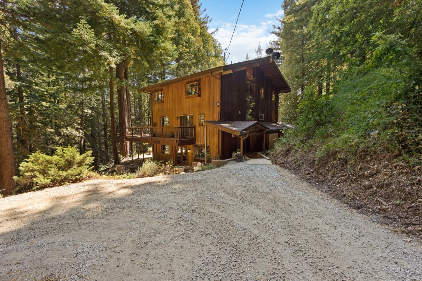 680 Dove LN