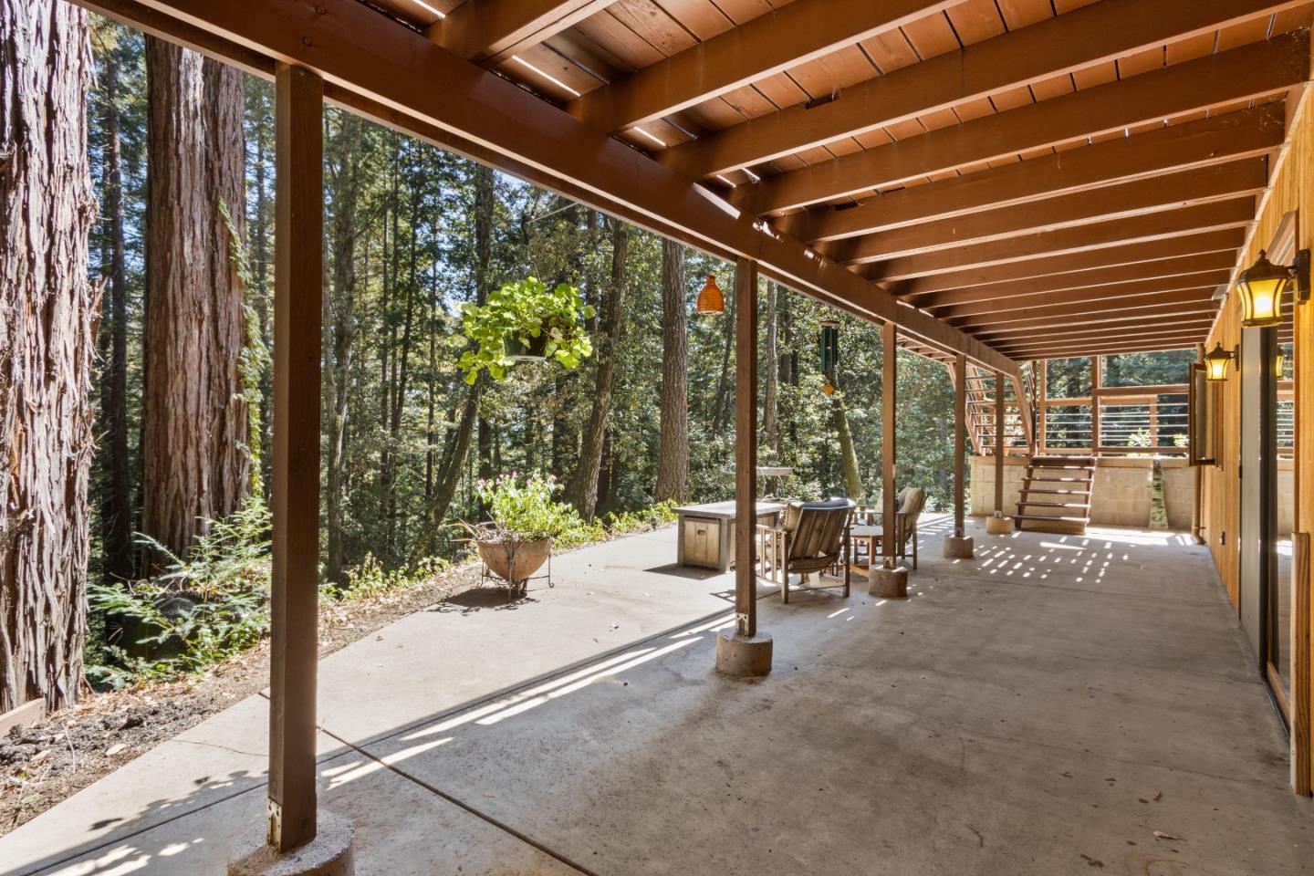 680 Dove LN
