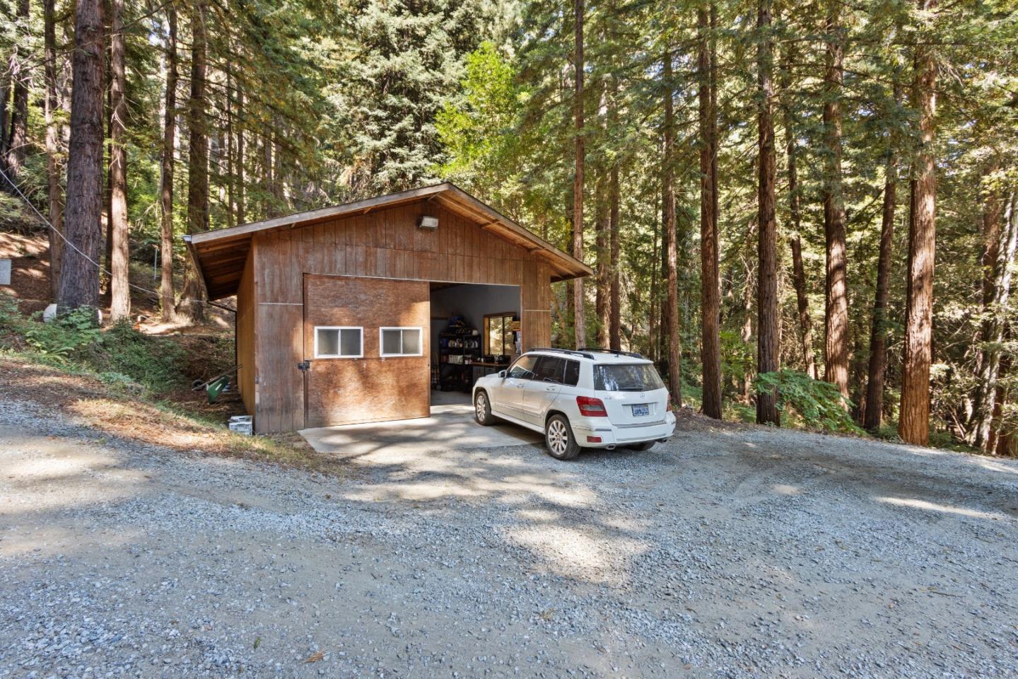 680 Dove LN
