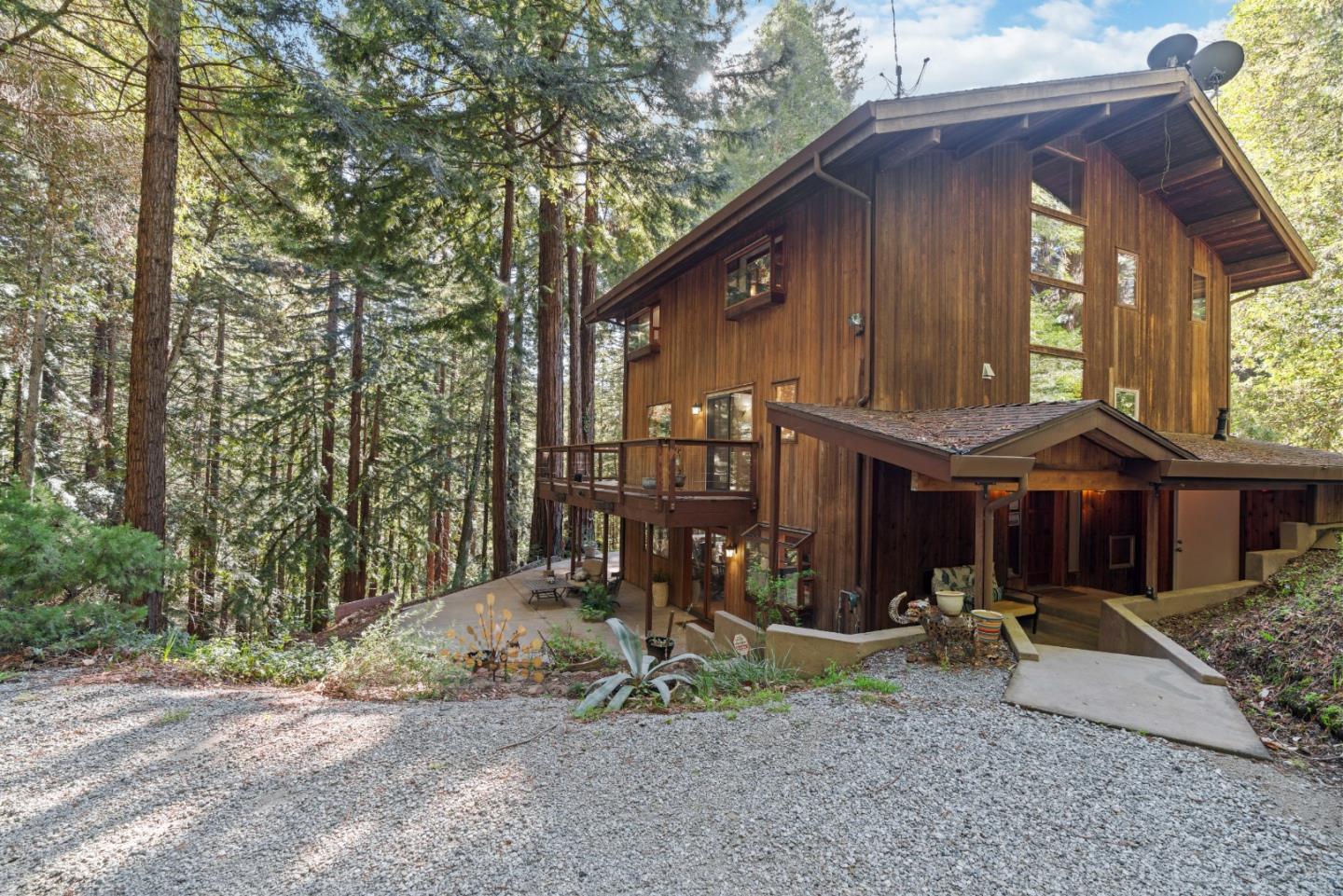 680 Dove LN