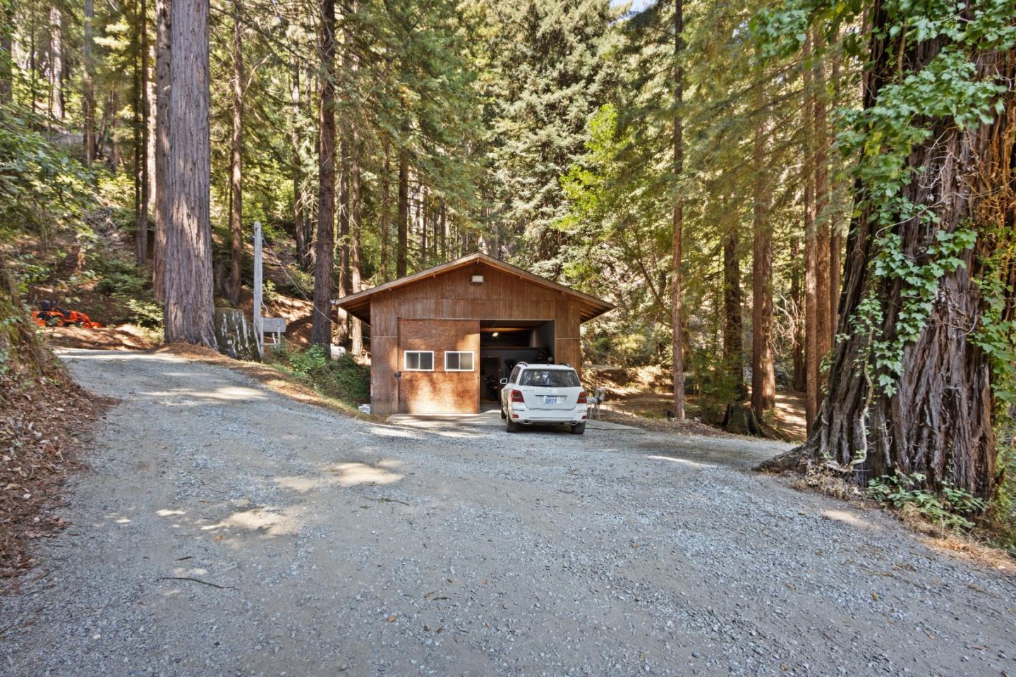680 Dove LN