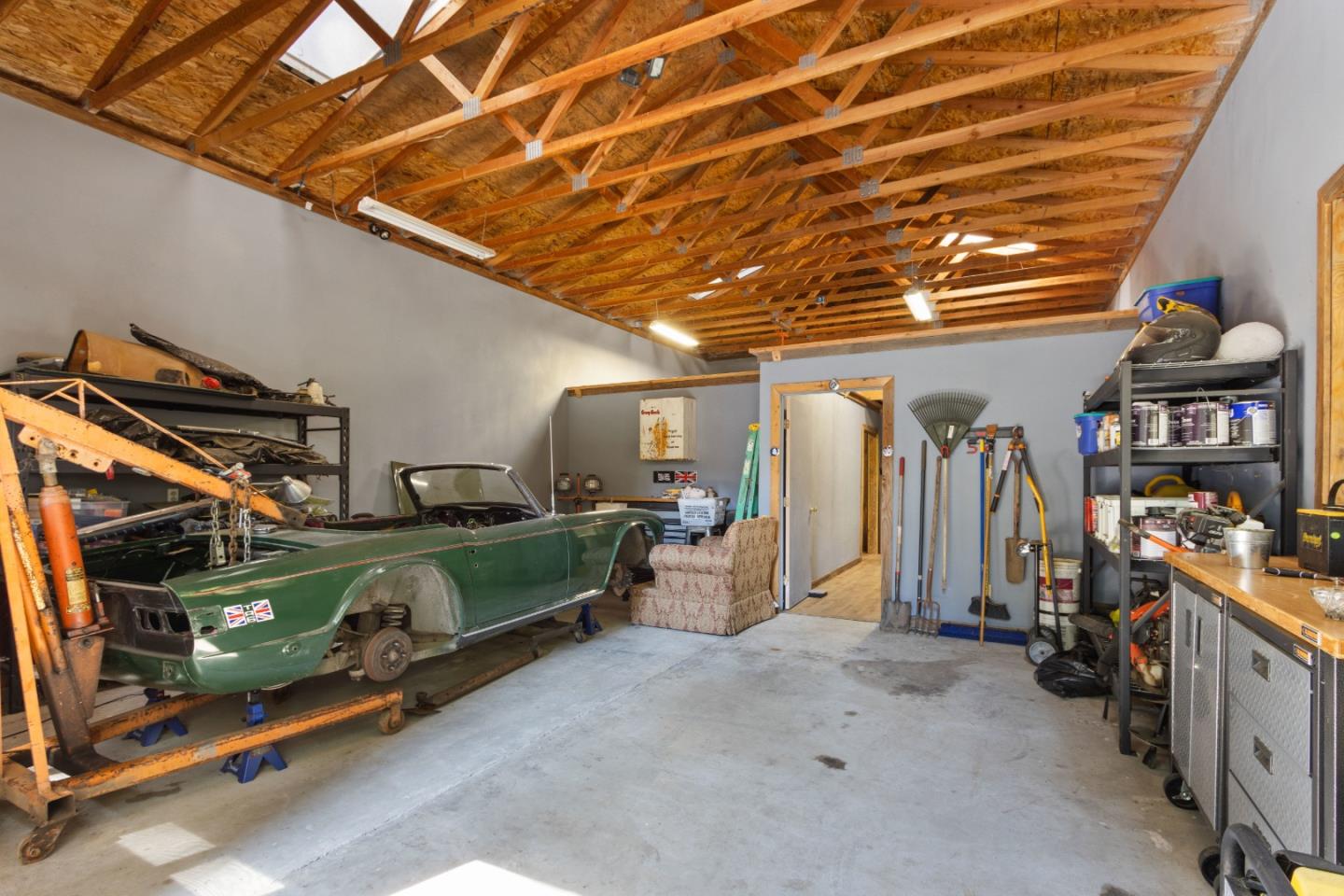 680 Dove LN