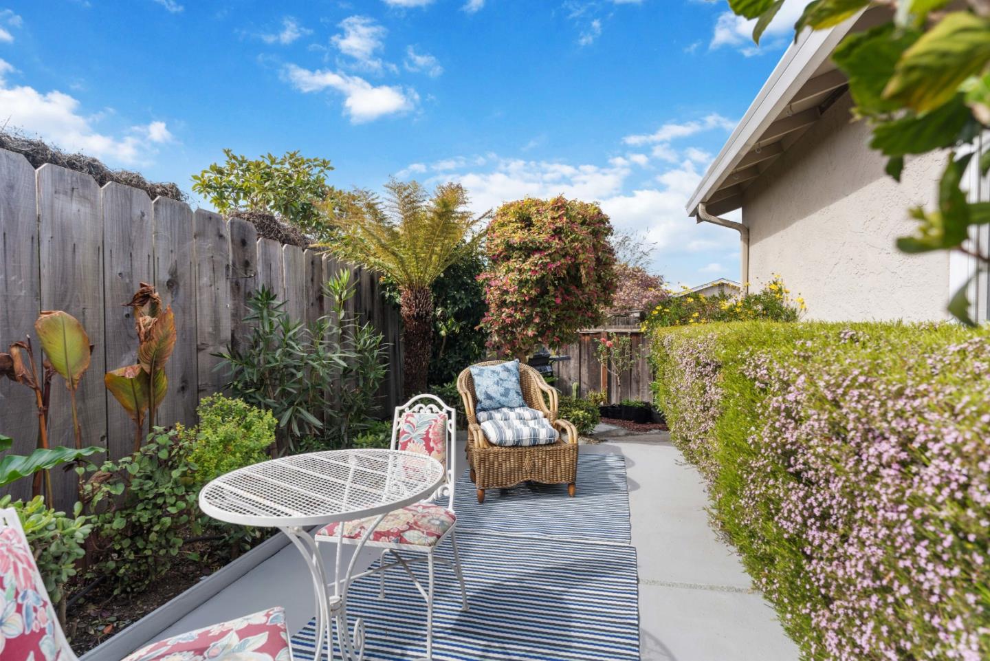 499 Cloudview DR