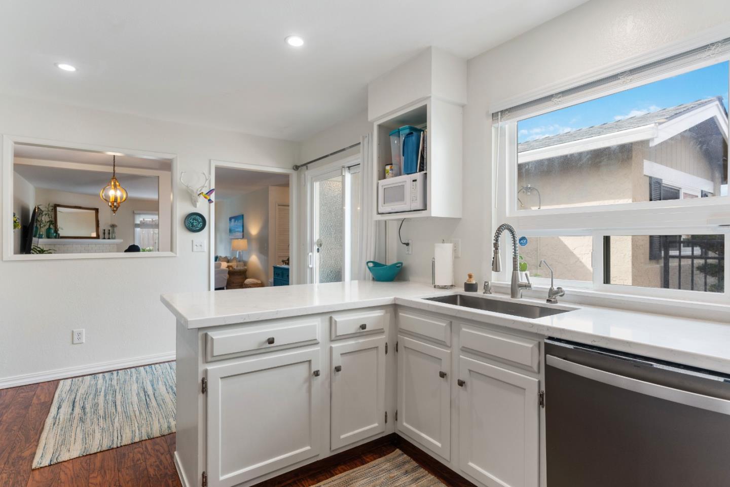 499 Cloudview DR