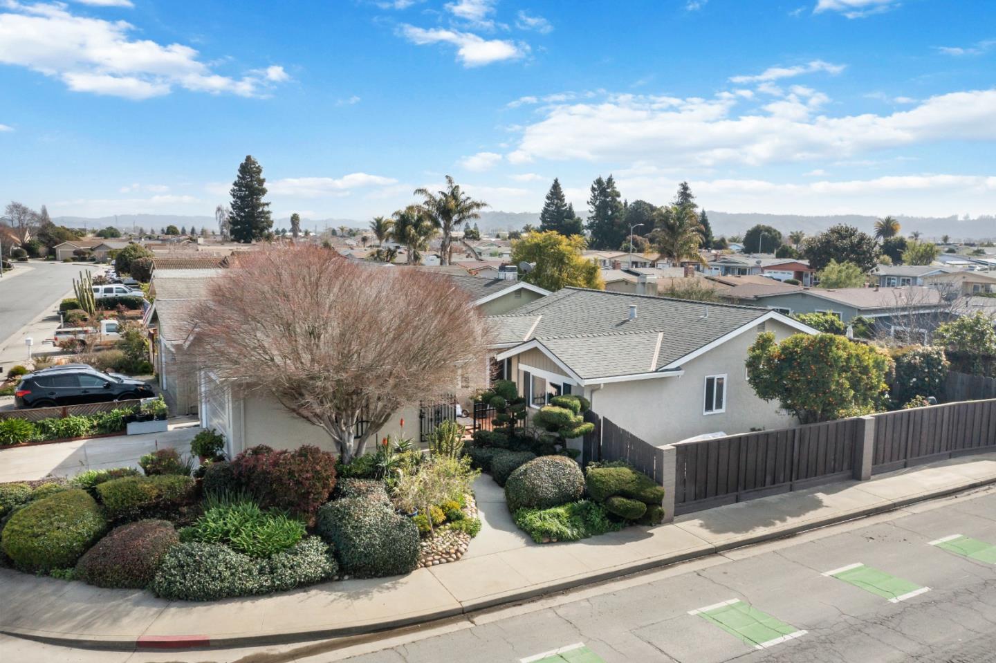 499 Cloudview DR