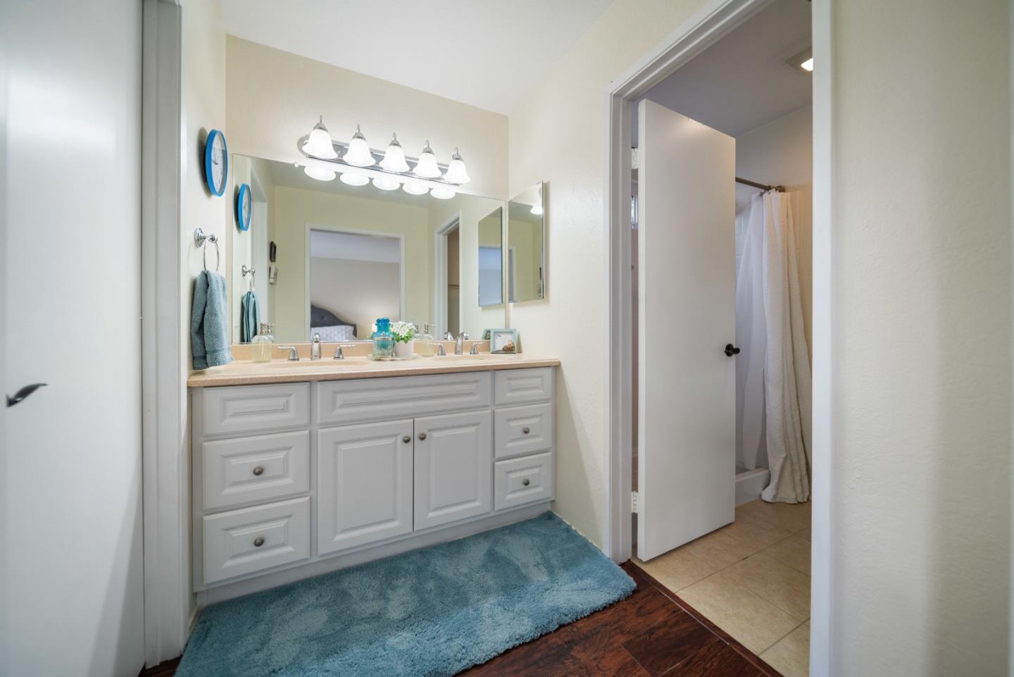 499 Cloudview DR