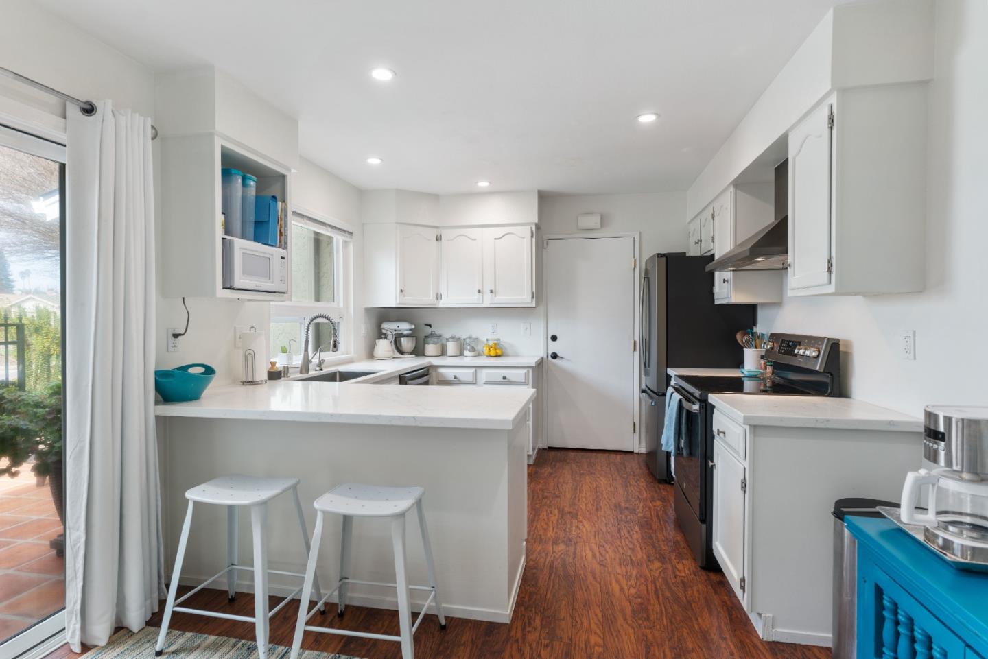 499 Cloudview DR