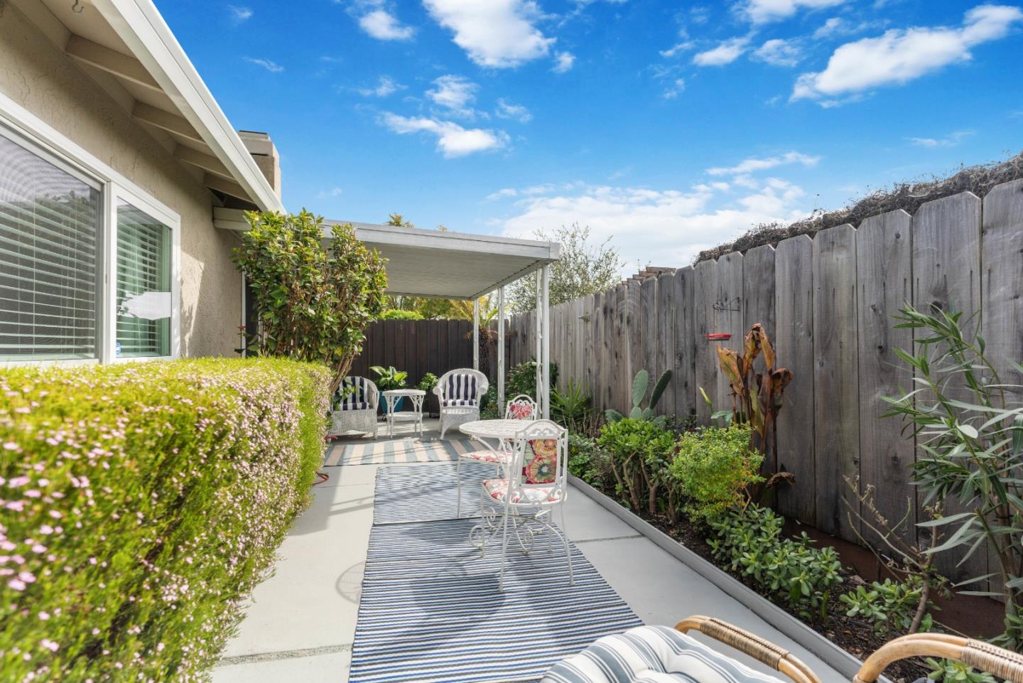 499 Cloudview DR