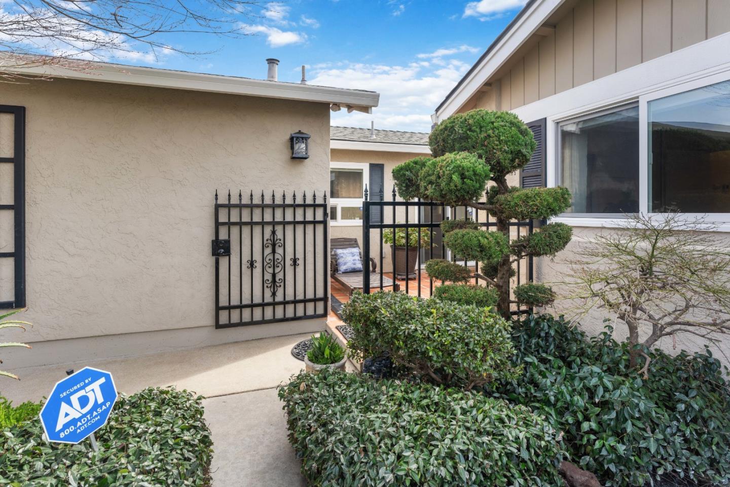 499 Cloudview DR