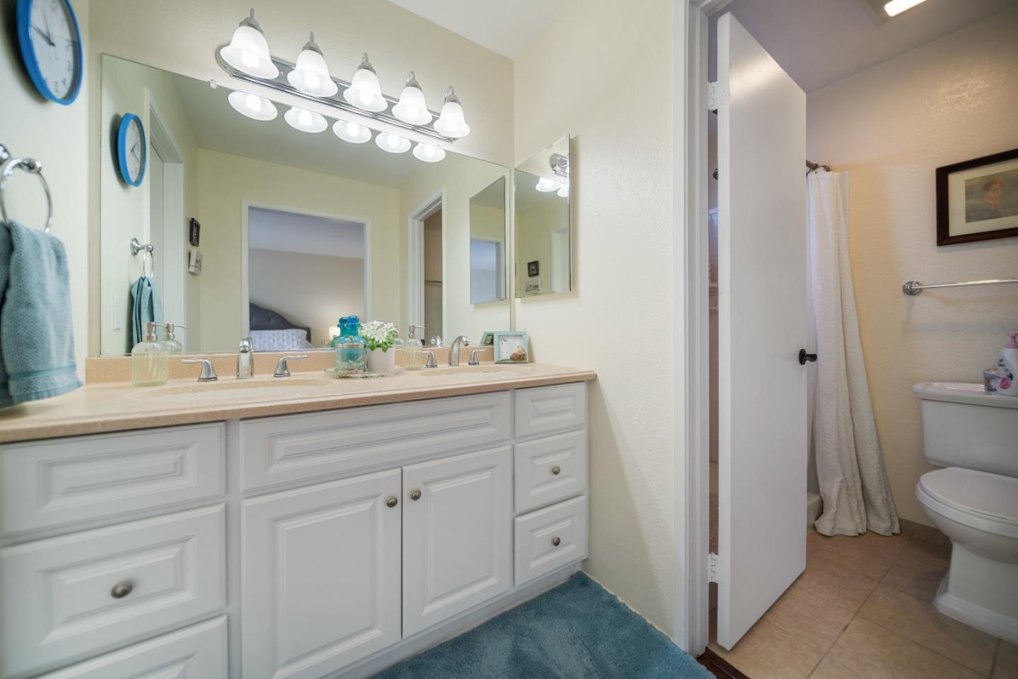 499 Cloudview DR