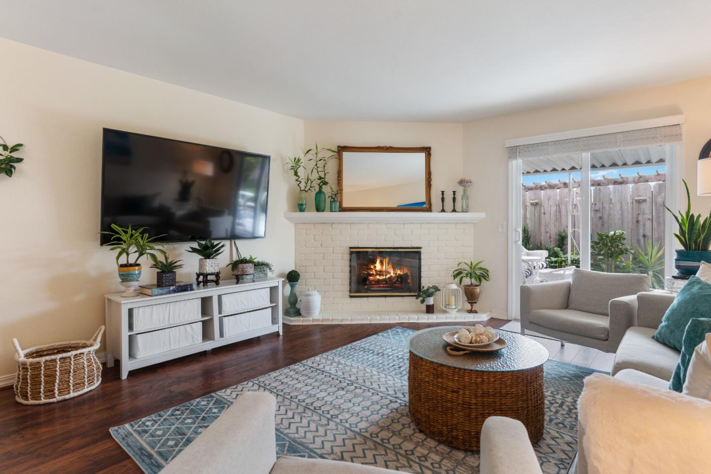499 Cloudview DR
