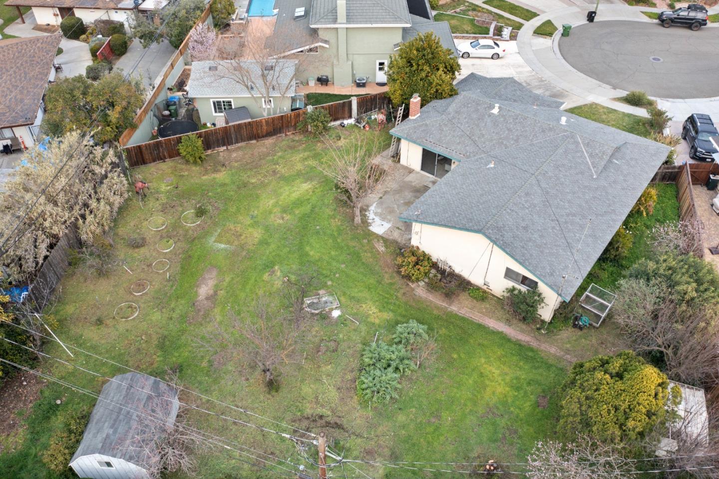 1565 Darlene AVE