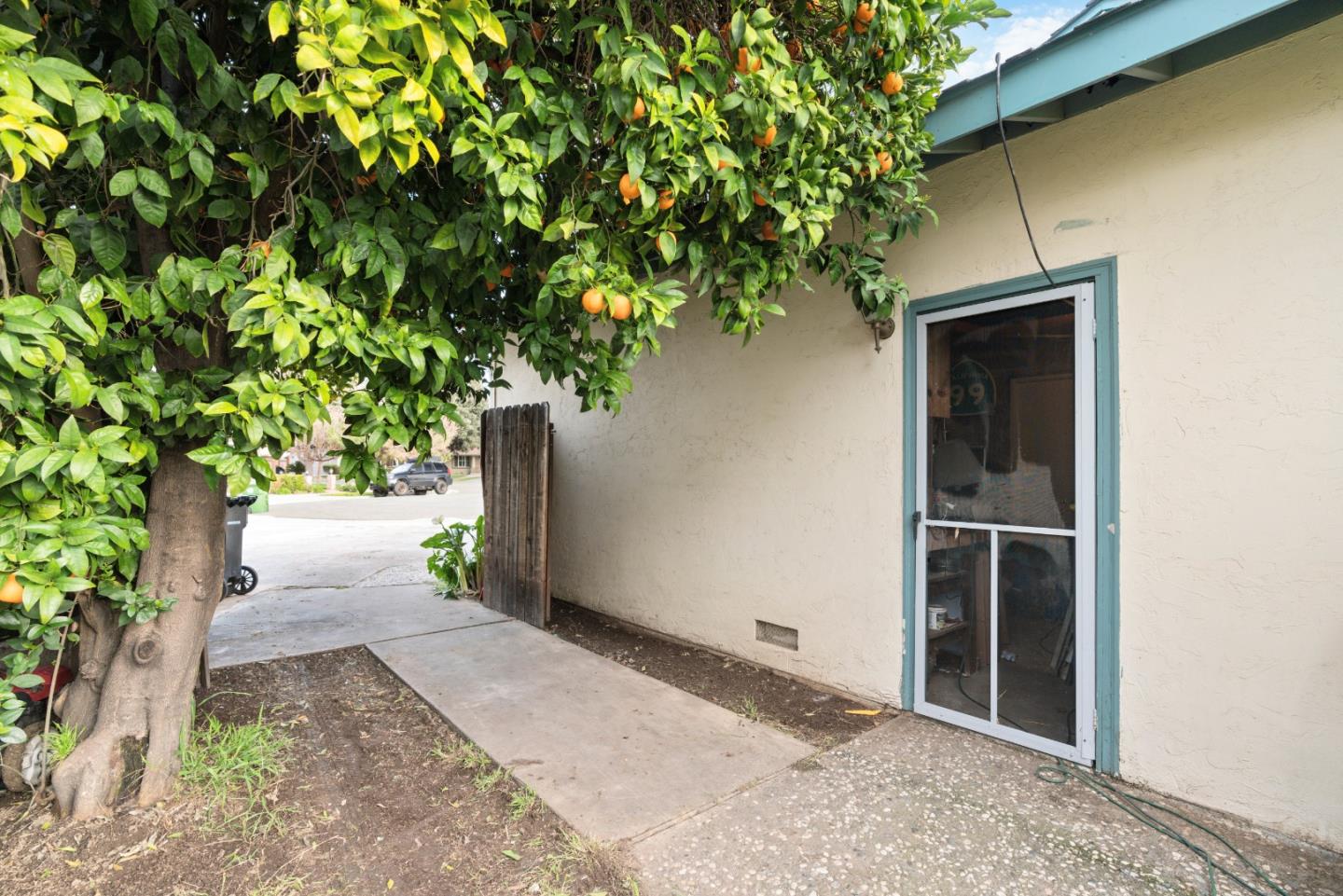 1565 Darlene AVE