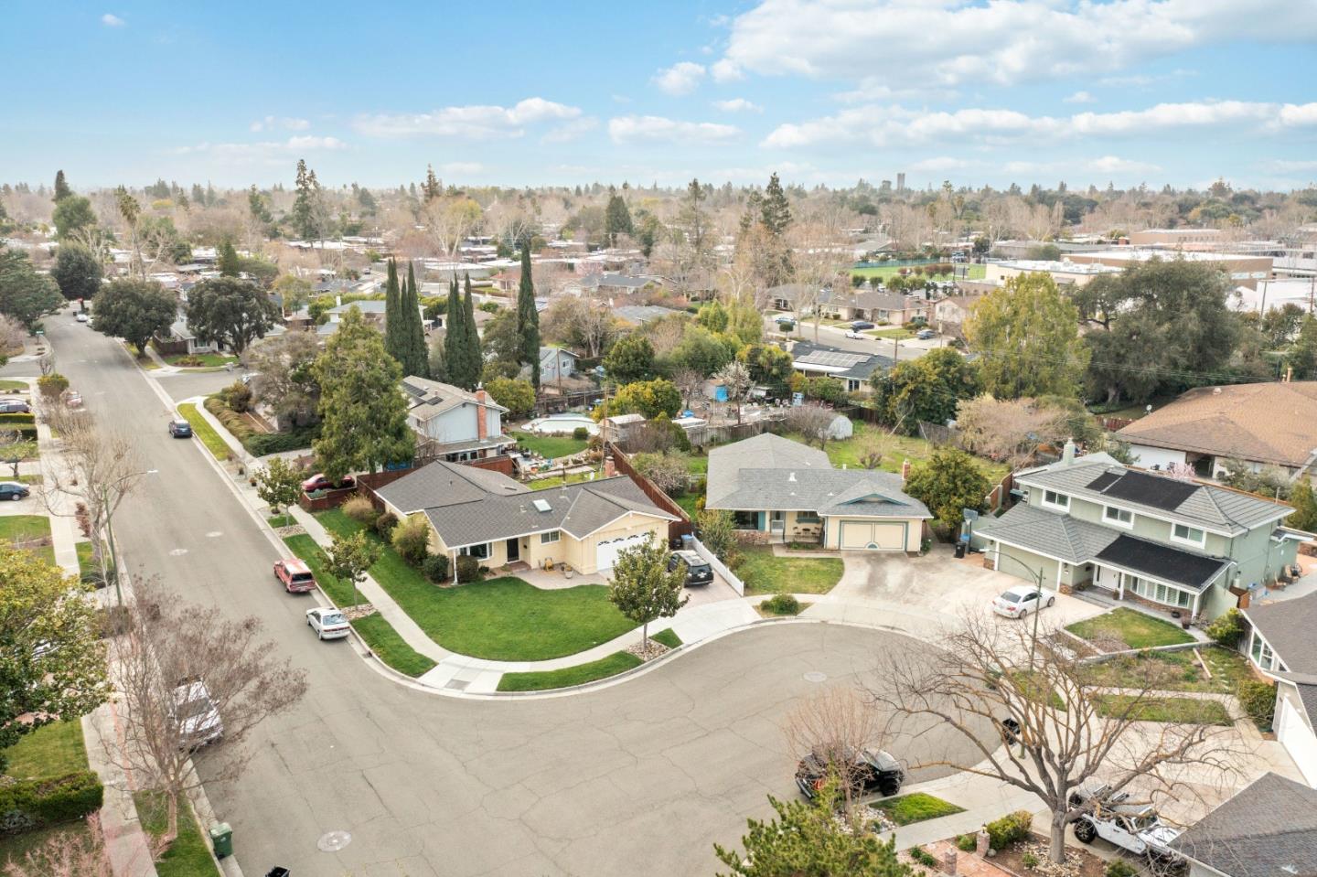 1565 Darlene AVE