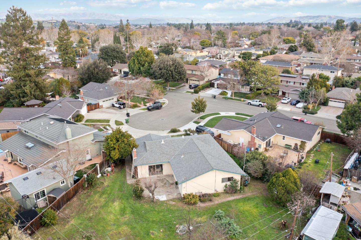 1565 Darlene AVE