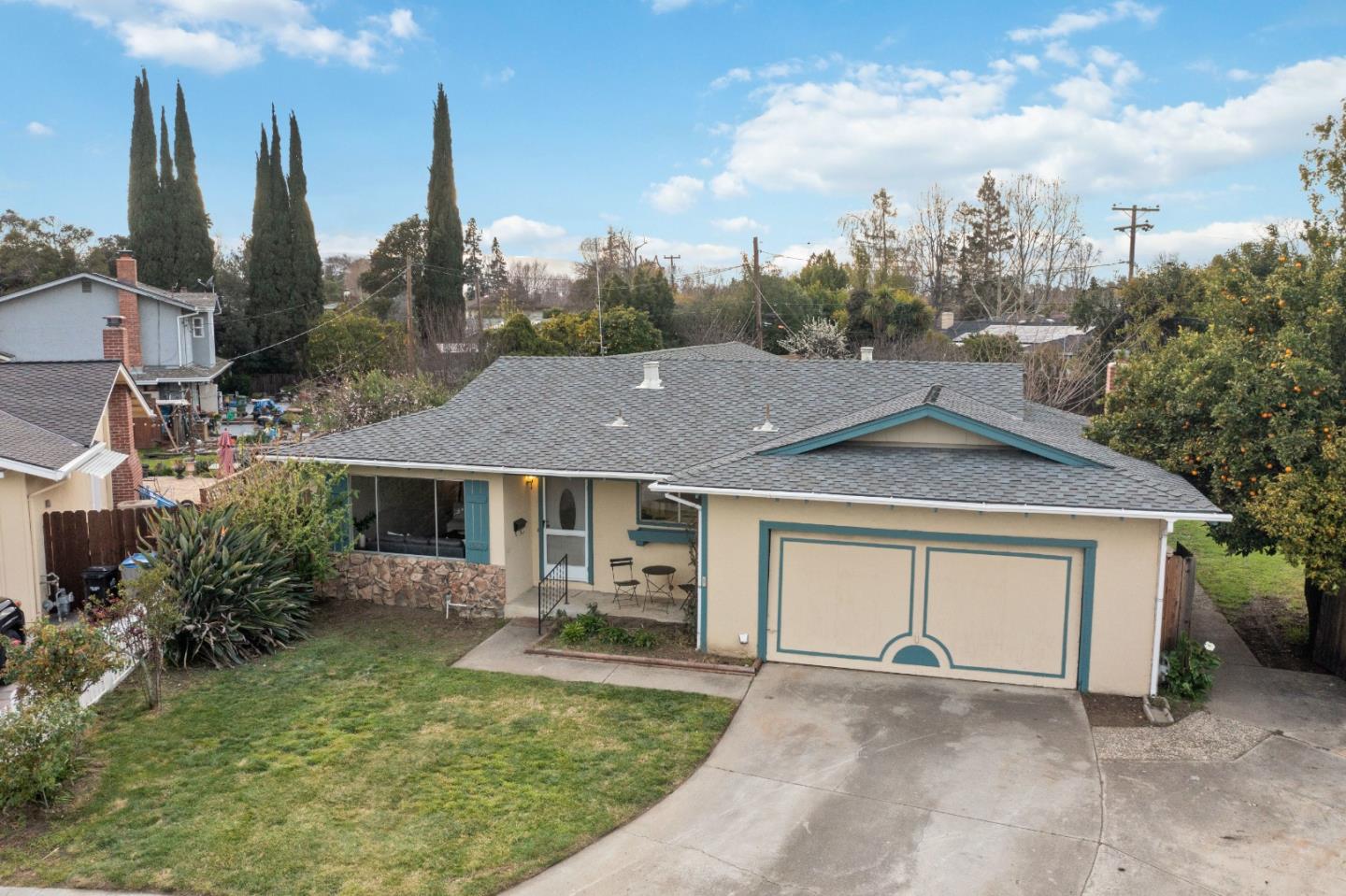 1565 Darlene AVE