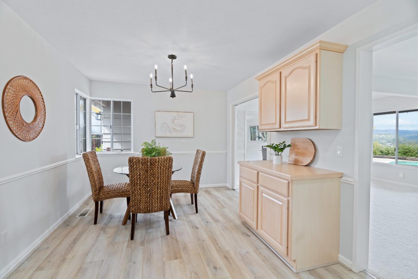 895 Whispering Pines DR