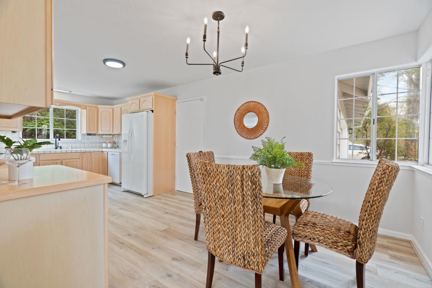 895 Whispering Pines DR