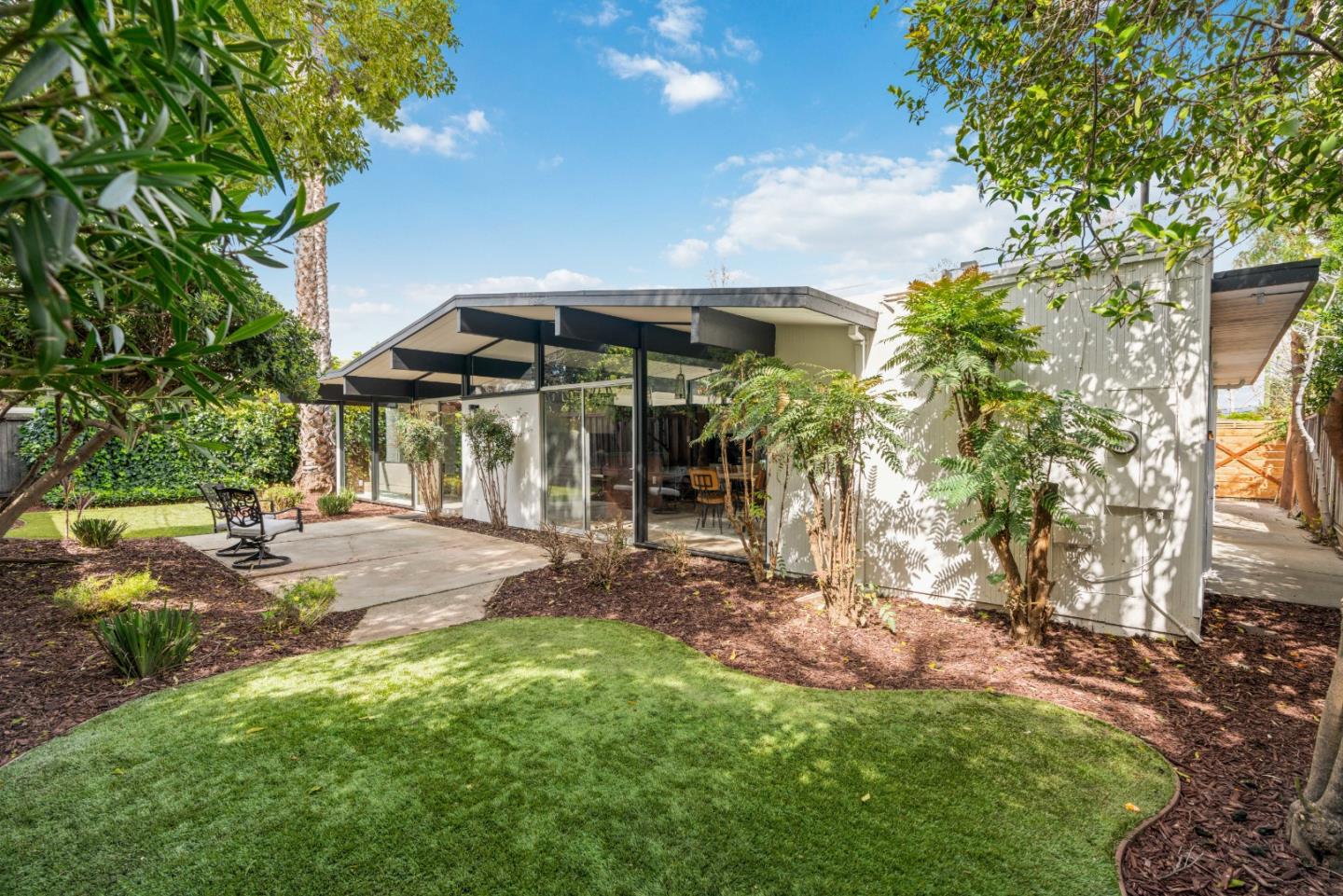 2285 Fairglen DR