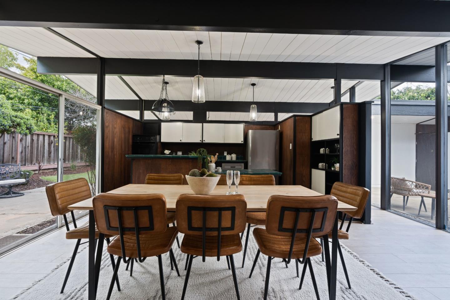 2285 Fairglen DR
