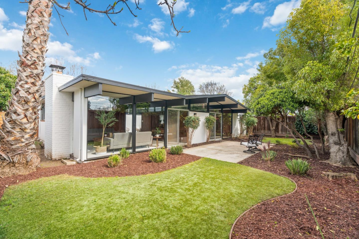 2285 Fairglen DR