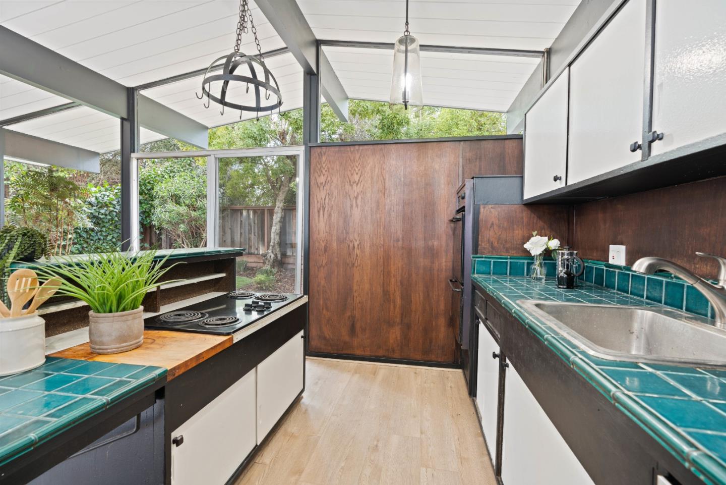 2285 Fairglen DR