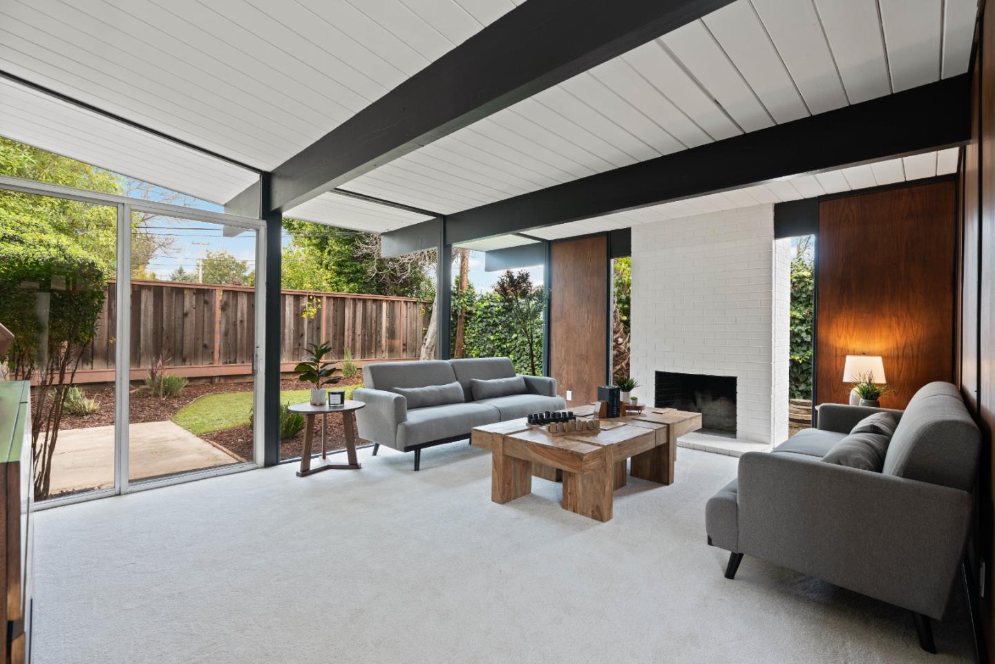 2285 Fairglen DR