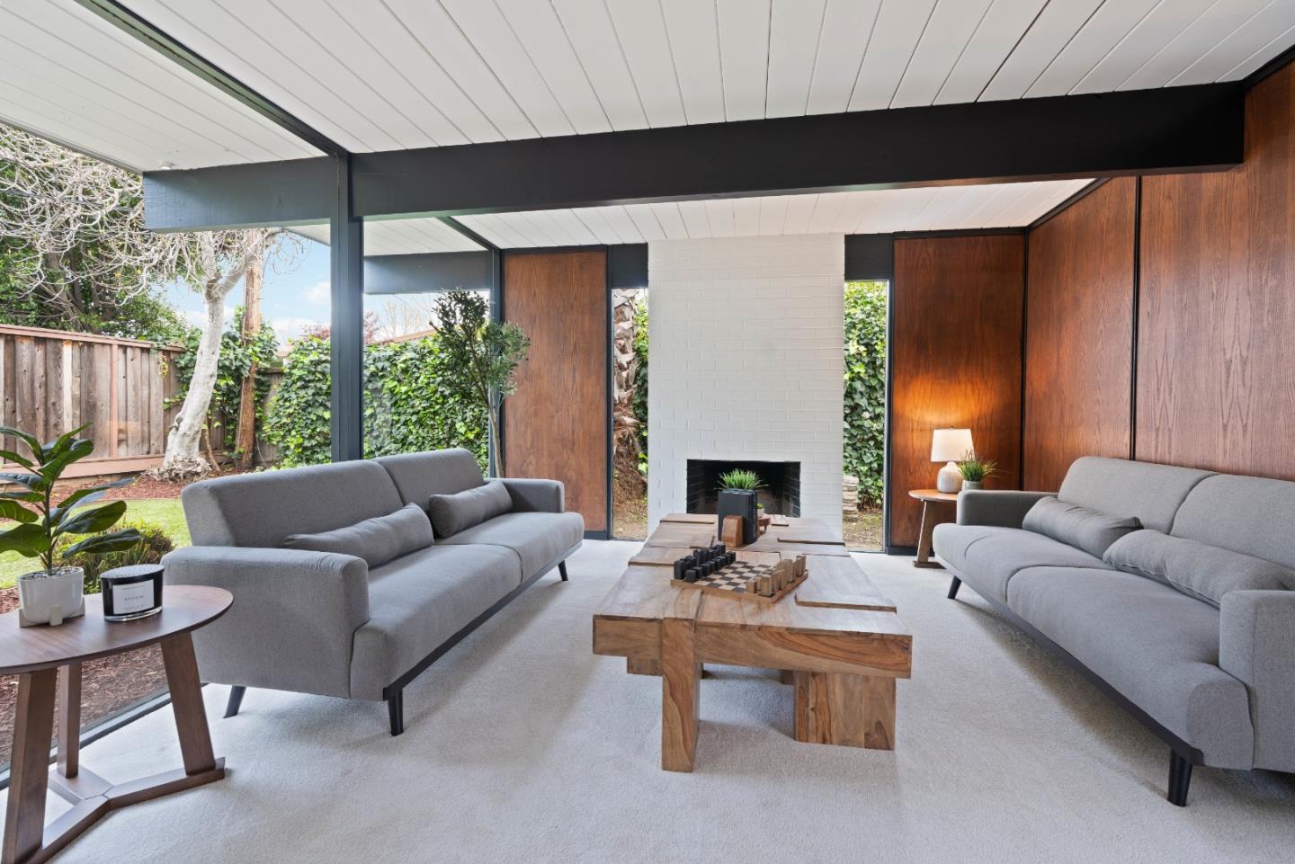 2285 Fairglen DR